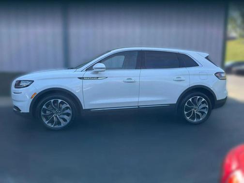 White 2021 Lincoln Nautilus Reserve