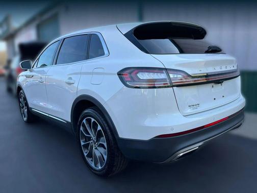 White 2021 Lincoln Nautilus Reserve