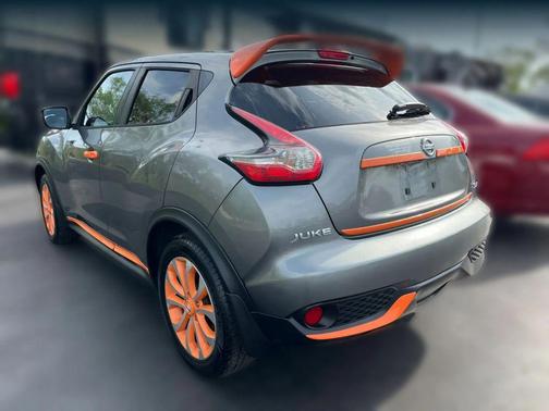 Gray 2015 Nissan Juke SL