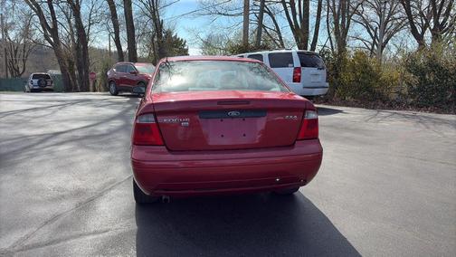 2005 Ford Focus ZX4 S