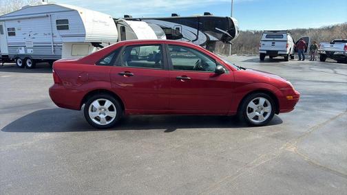 2005 Ford Focus ZX4 S