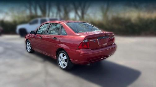 Red 2005 Ford Focus ZX4 S