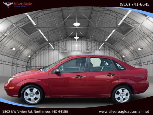 Red 2005 Ford Focus ZX4 S