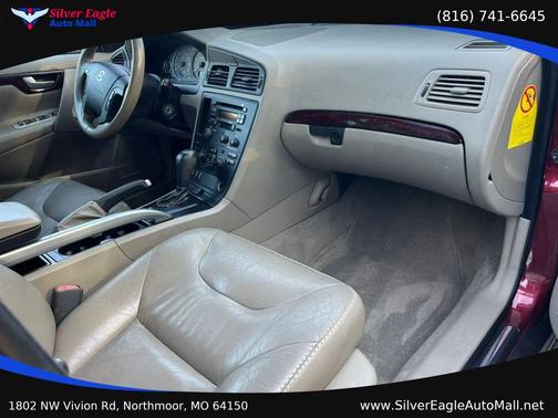 Red 2004 Volvo XC70 2.5T