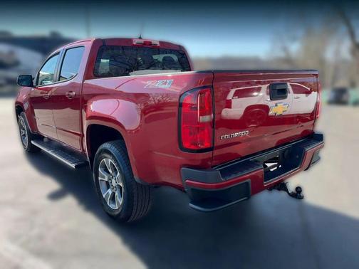 RED/BLACK 2016 Chevrolet Colorado Z71