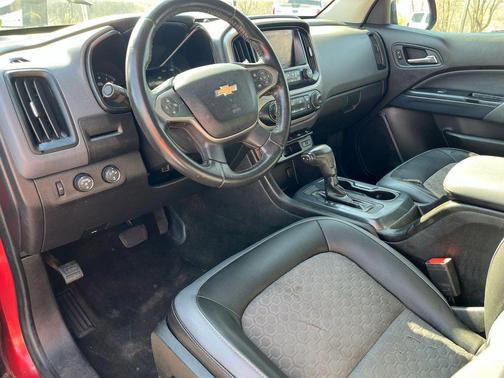 RED/BLACK 2016 Chevrolet Colorado Z71