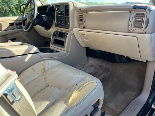 2004 Chevrolet Suburban 1500 LT