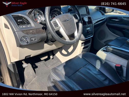 2016 Chrysler Town & Country Touring