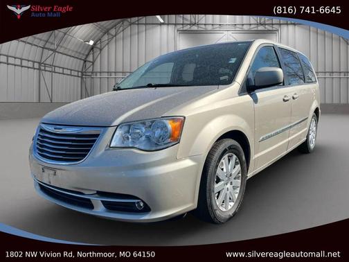 2016 Chrysler Town & Country Touring