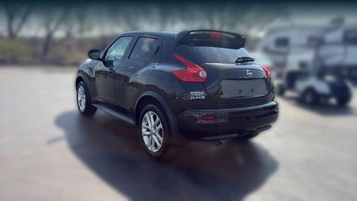 Black 2014 Nissan Juke SV