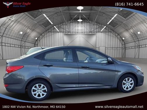 2012 Hyundai Accent SE