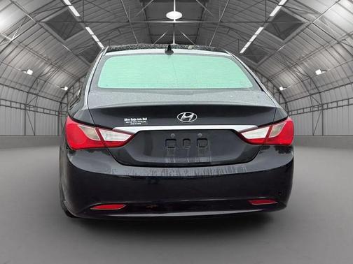 Black 2011 Hyundai SONATA GLS
