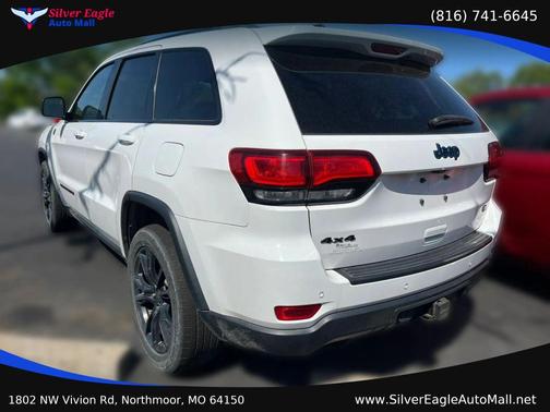 white 2018 Jeep Grand Cherokee Upland