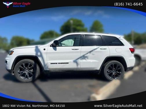 white 2018 Jeep Grand Cherokee Upland