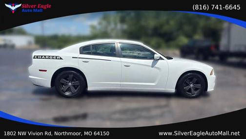 White 2014 Dodge Charger SE