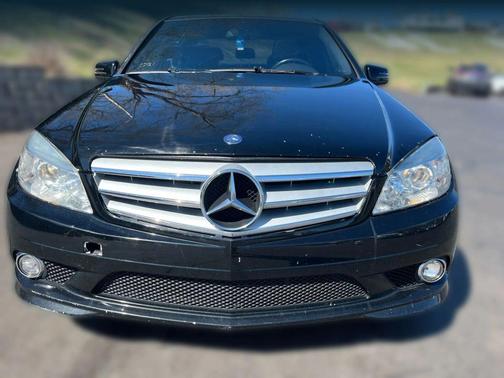 Black 2010 Mercedes-Benz C-Class Luxury