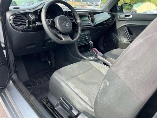 2012 Volkswagen Beetle Base