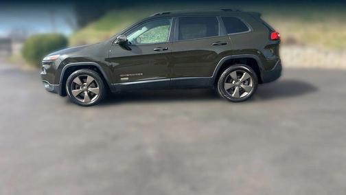 Green 2016 Jeep Cherokee Sport