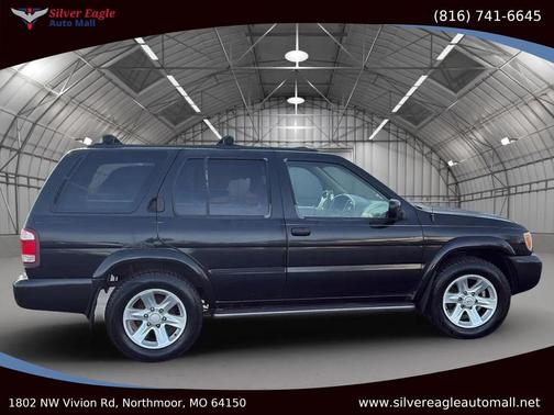 2002 Nissan Pathfinder LE