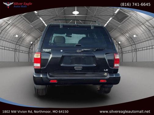 2002 Nissan Pathfinder LE