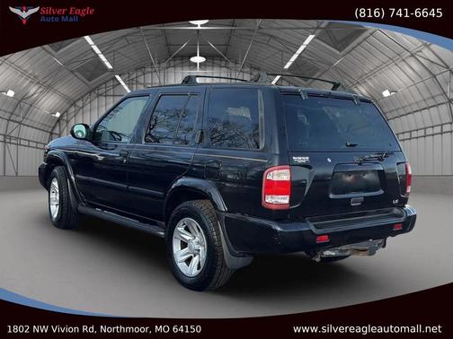 2002 Nissan Pathfinder LE