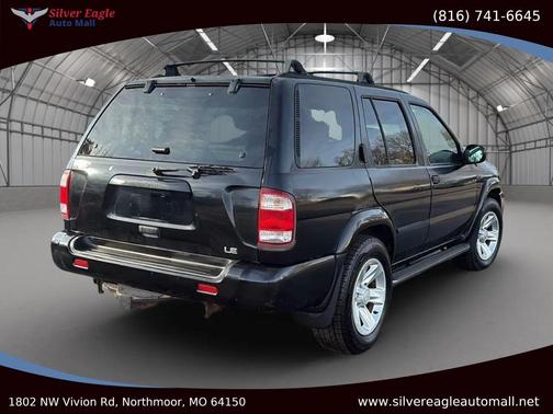 2002 Nissan Pathfinder LE