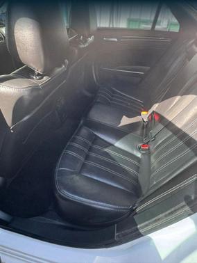 White 2018 Chrysler 300 S