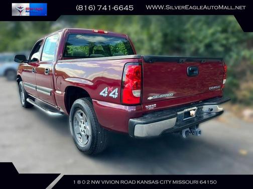 Red 2005 Chevrolet Silverado 1500 LS Crew Cab