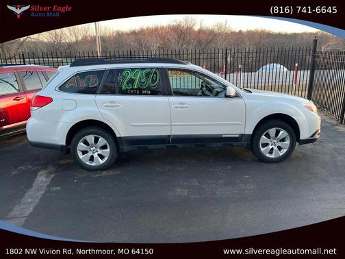 White 2012 Subaru Outback 2.5i Limited
