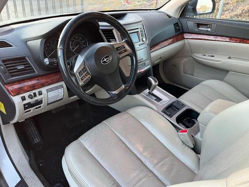 White 2012 Subaru Outback 2.5i Limited