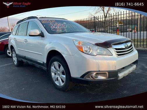 White 2012 Subaru Outback 2.5i Limited