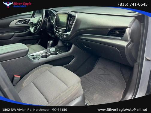 Gray 2020 Chevrolet Traverse LT Cloth