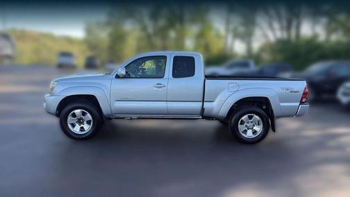 Silver 2006 Toyota Tacoma PreRunner Access Cab