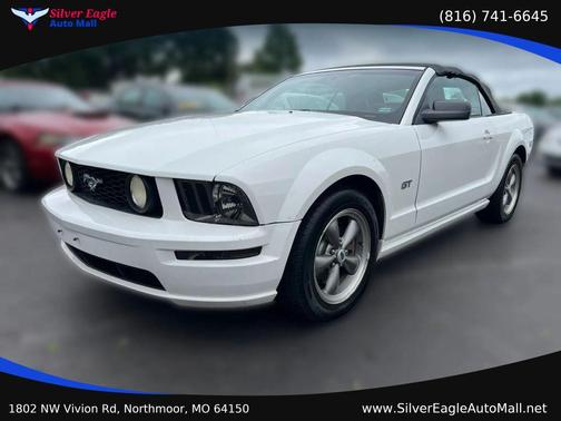 White 2006 Ford Mustang GT Premium