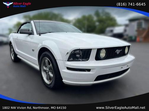 White 2006 Ford Mustang GT Premium