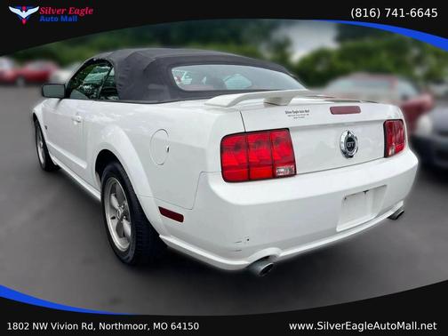 White 2006 Ford Mustang GT Premium