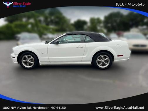 White 2006 Ford Mustang GT Premium
