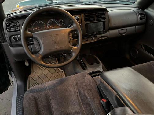2000 Dodge Dakota Base