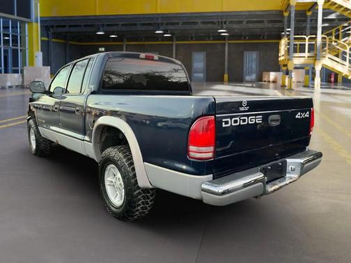 2000 Dodge Dakota Base