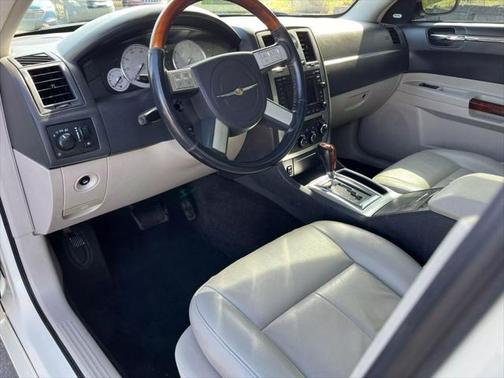 2005 Chrysler 300 Touring