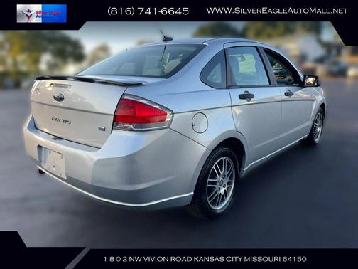 Silver 2011 Ford Focus SE