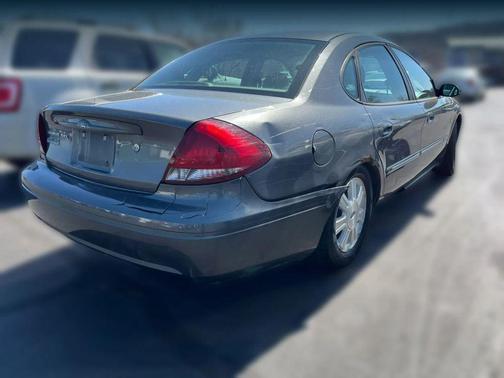 2004 Ford Taurus SEL