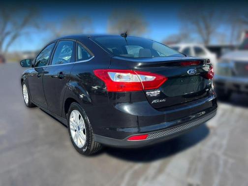 Black 2012 Ford Focus SEL