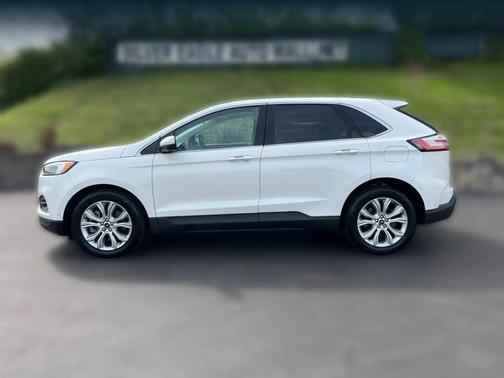 White 2021 Ford Edge Titanium