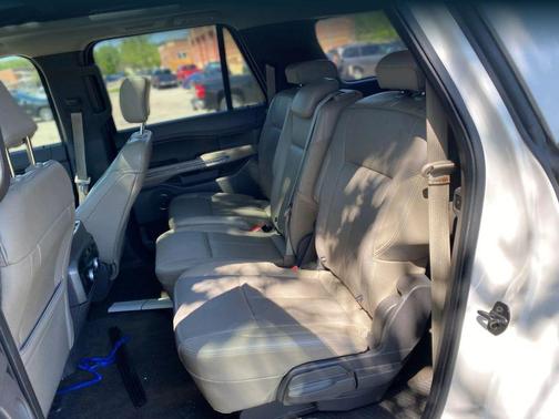 White 2018 Ford Expedition Max XLT