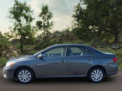 2013 Toyota Corolla LE