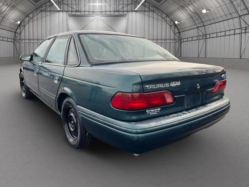 1995 Ford Taurus GL Sedan 4D