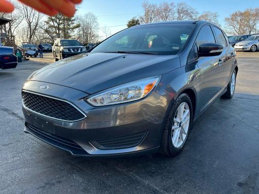 GRAY 2016 Ford Focus SE