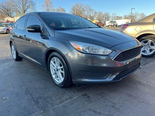 GRAY 2016 Ford Focus SE