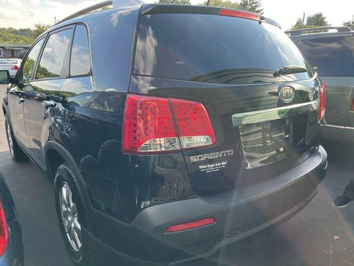2011 Kia Sorento LX